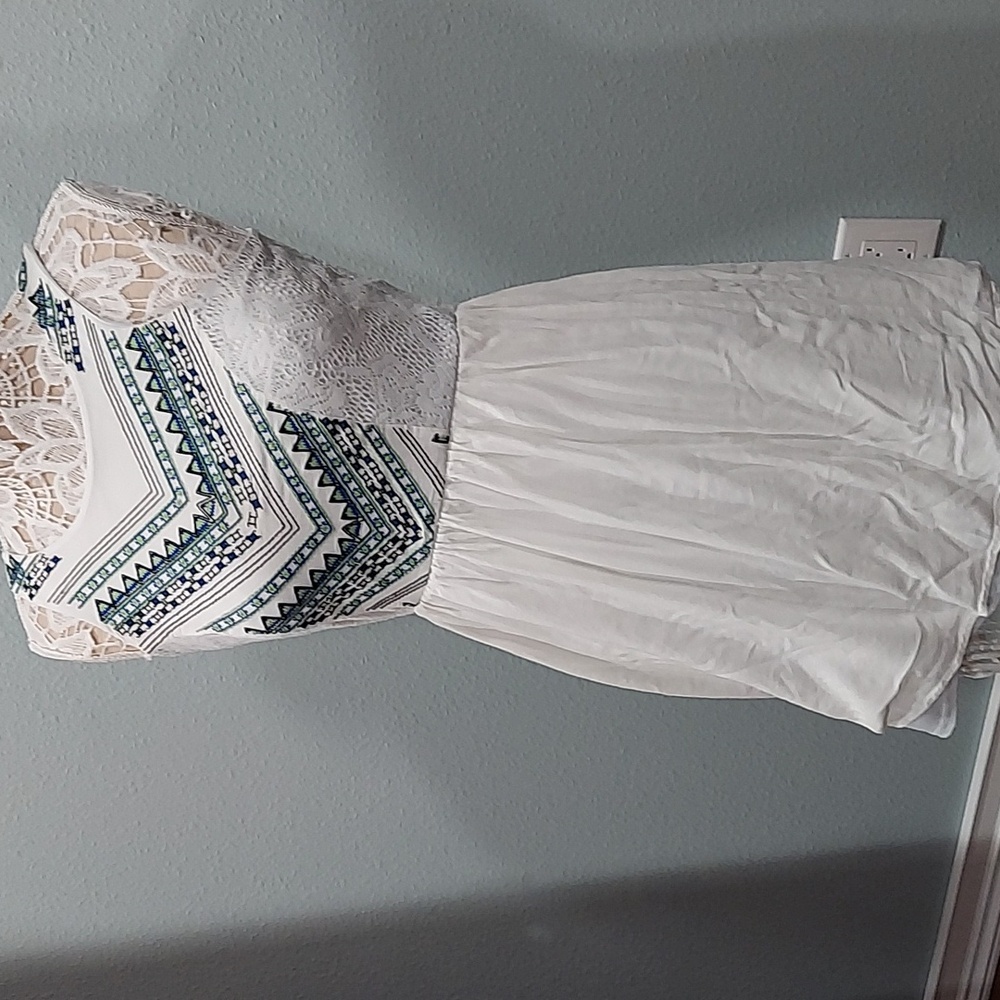 Maurices Blue Tribal Embroidery Chiffon And Lace White Dress Size S